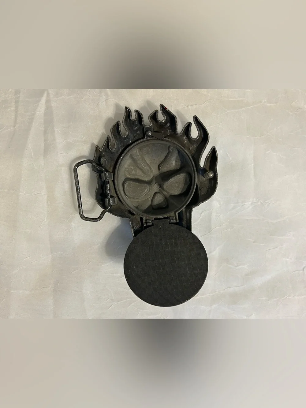 Flaming Skull Metal Belt Buckle - Silver and Red